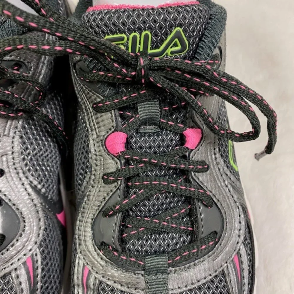 LIKE NEW Fila Women's Silver‎ & Sugarplum Quadrix Running Shoe, size 10